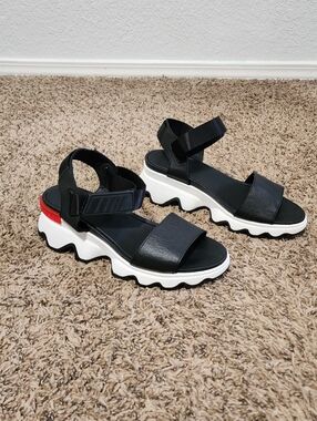 Sorel Kinetic Impact Y-Strap Women's Casaul Summer Sandals Black/White  9